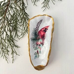 CLOSING SALE •3/$25• NWT Decorative Red Cardinal Bird 4.5” Oyster Shell